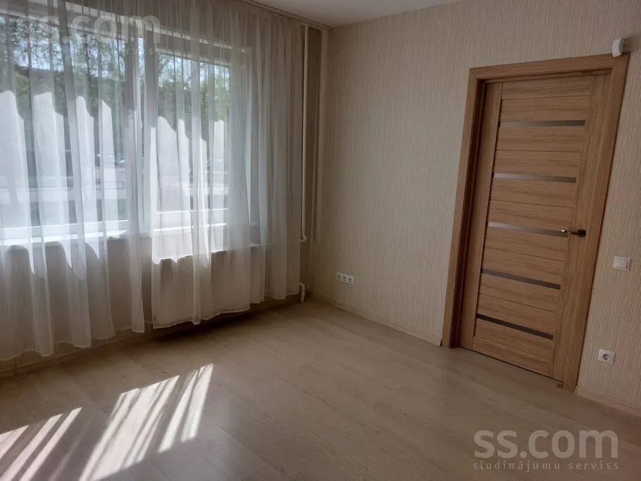 Pièces - 1-Bedroom Apartment with Balcony in Zolitūde