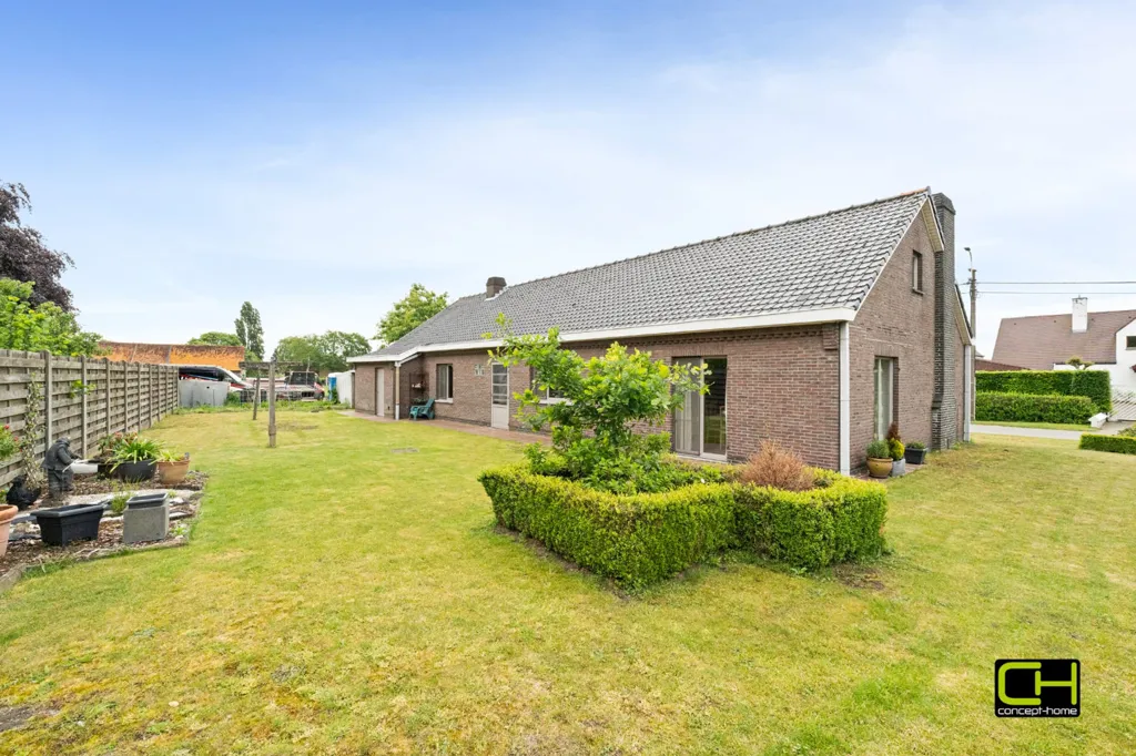 Garden - Spacious House with West-Facing Garden in Zomergem