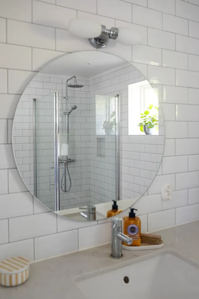 Bathrooms - Holiday Home with Sea View in Norrtälje