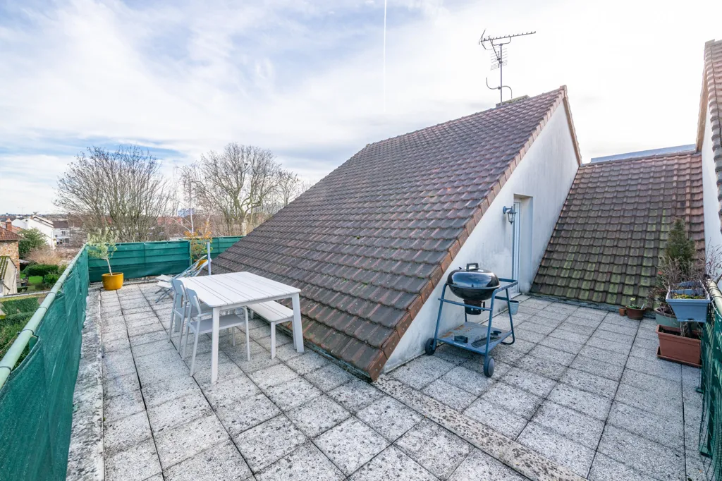 Terrass - Duplex with Panoramic Terrace in Longjumeau