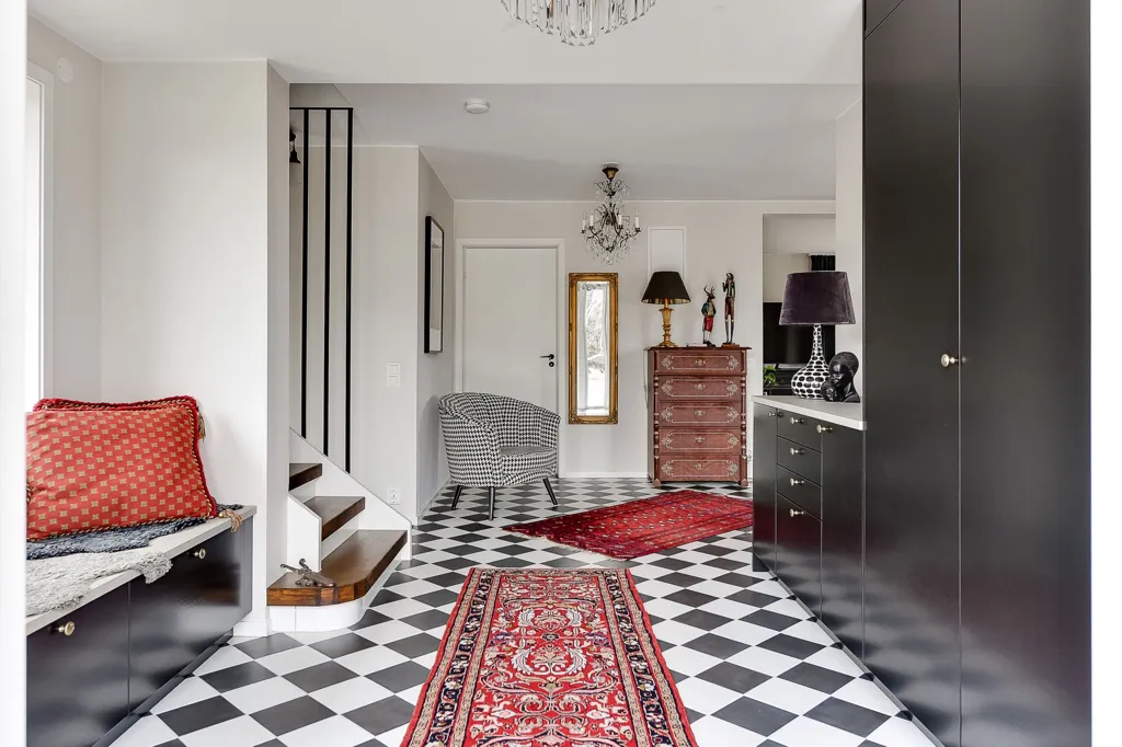 Ingresso - Renovated Villa with Workshop in Degernäs