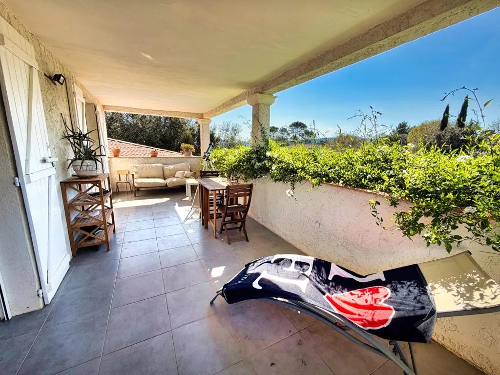 Terrasse - Villa Contemporaine avec Piscine près de Cotignac