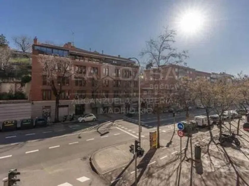 Välivaade - Corner Flat with Terraces in Imperial, Madrid
