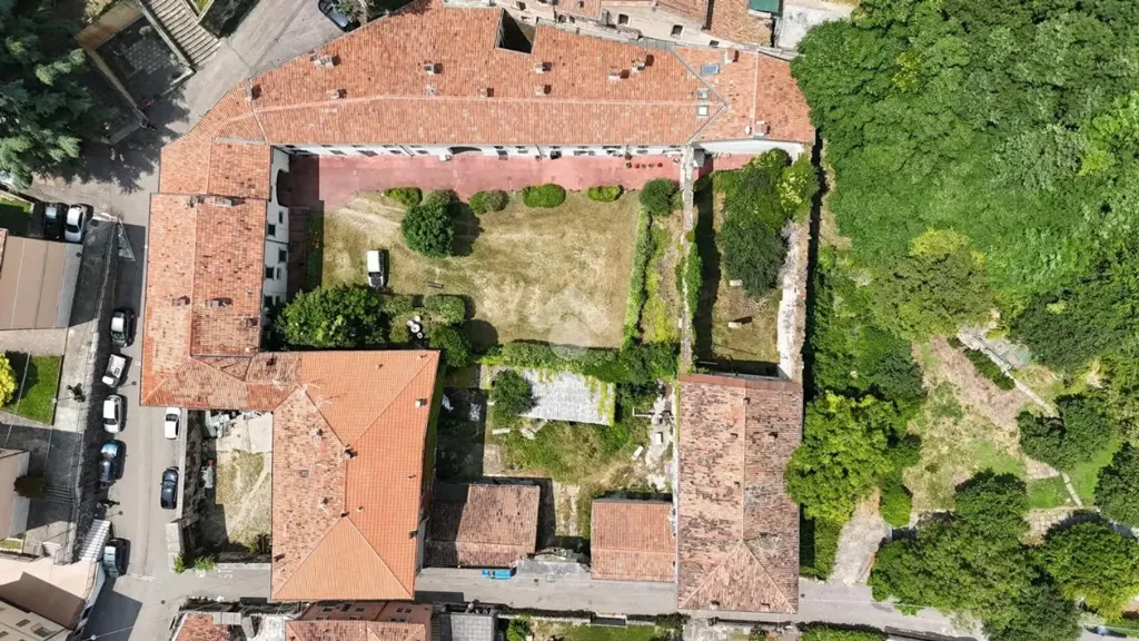 Õhuvaade - Modern Apartment with Private Court in Verona