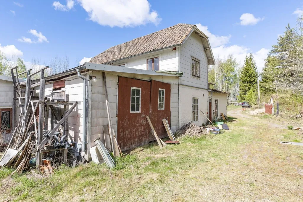 Välivaade - Villa with Renovation Potential in Dalastensvägen