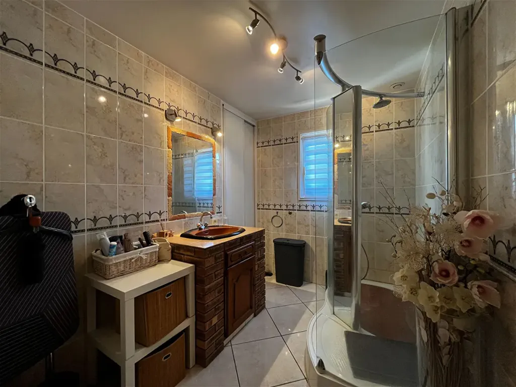 Maison 6 pièces à Lencloitre