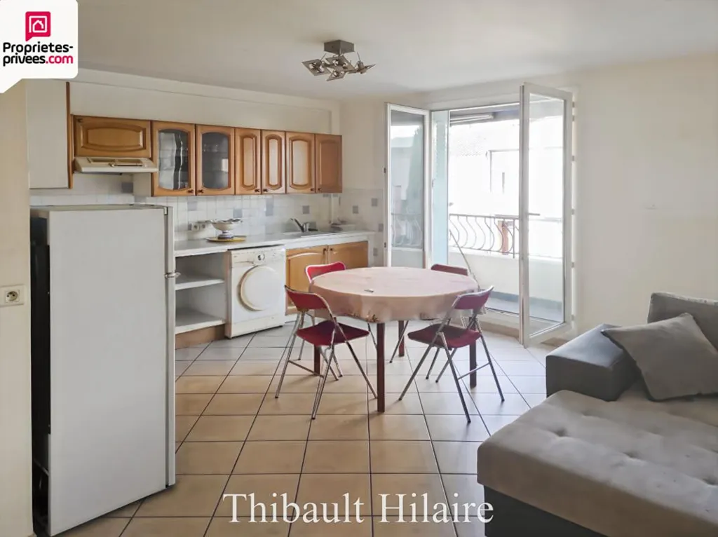 Söögituba - Bright Four-Room Flat in Pont de Vivaux