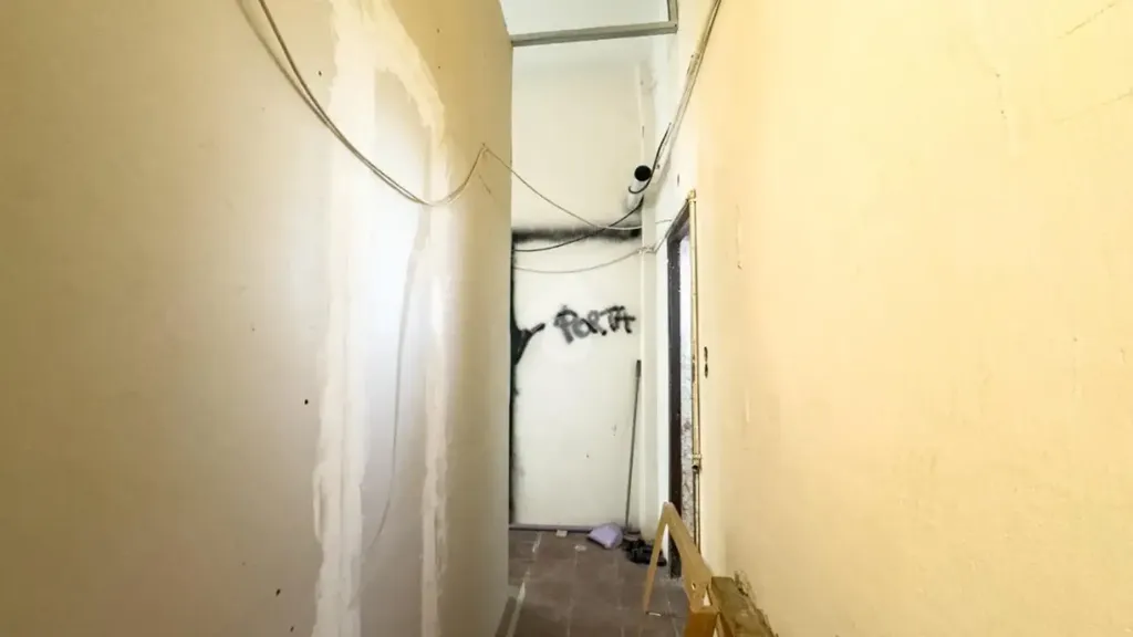 hallway_entrance