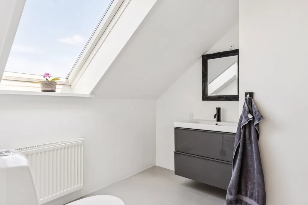 Bathrooms - Farmhouse with Equestrian Facilities in Haarby