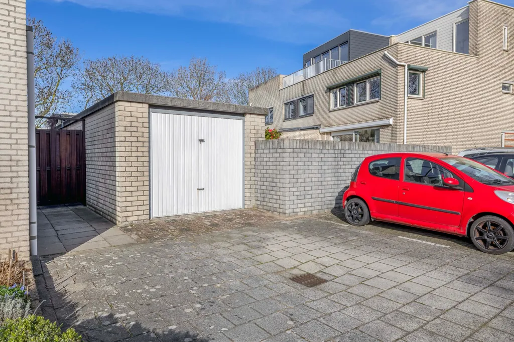 Exterior - Corner House with Garden in Stadspolders