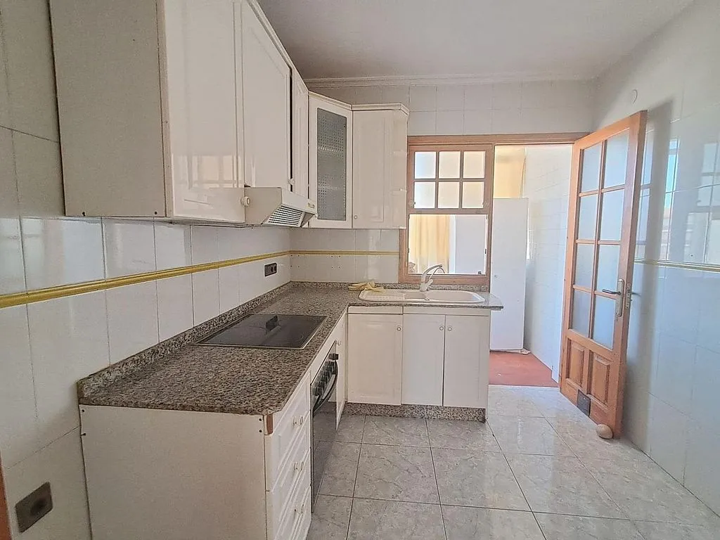 Cuisine - 3-Bedroom Flat with Terrace in Puente Tocinos