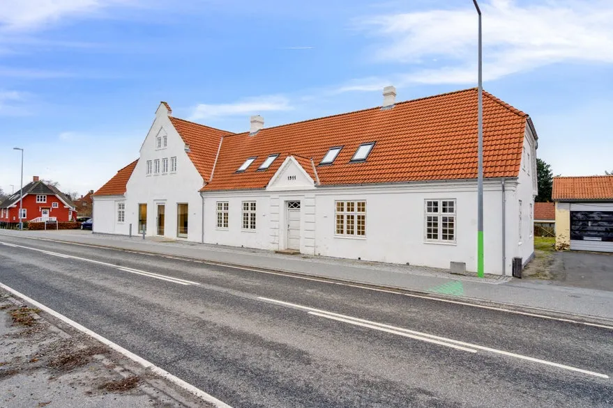 Välivaade - Architectural Business Property with Lorry Ramp in Svendborg