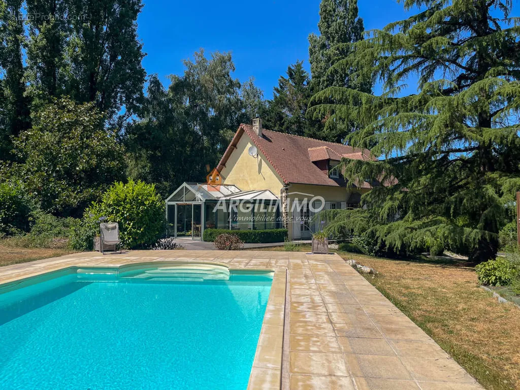 Piscine - Ensemble Immobilier avec Piscine à 20 min du Mans