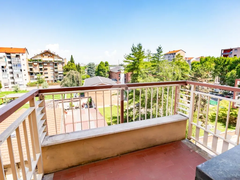 Balcone - Bright 3-Room Apartment with Balcony in Parella
