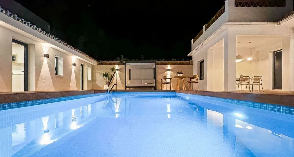 Bassein - Chalet with Pool in Casco Antiguo