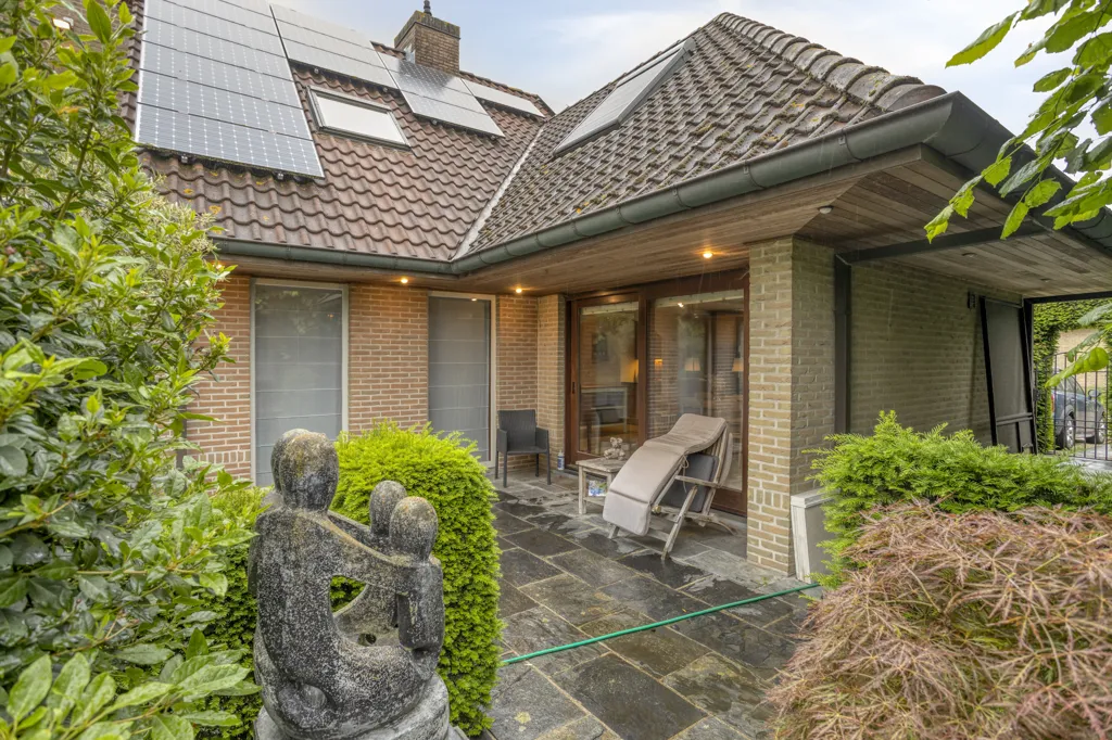 Välivaade - Villa with Solar Panels in Sint-And