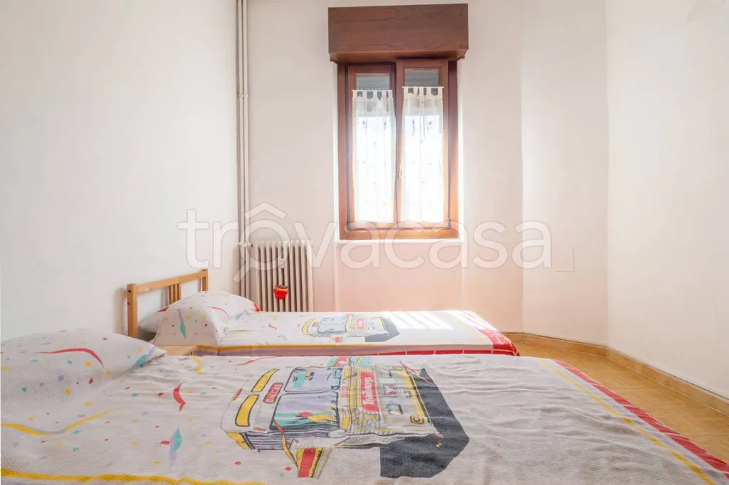 Chambres - Apartment with Double Aspect in Turin