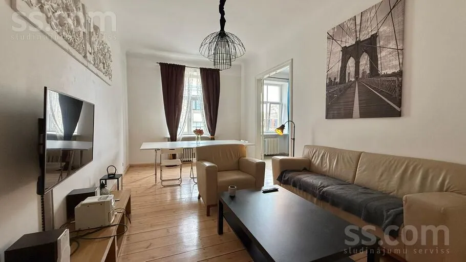 Appartement 4 pièces à Rīga