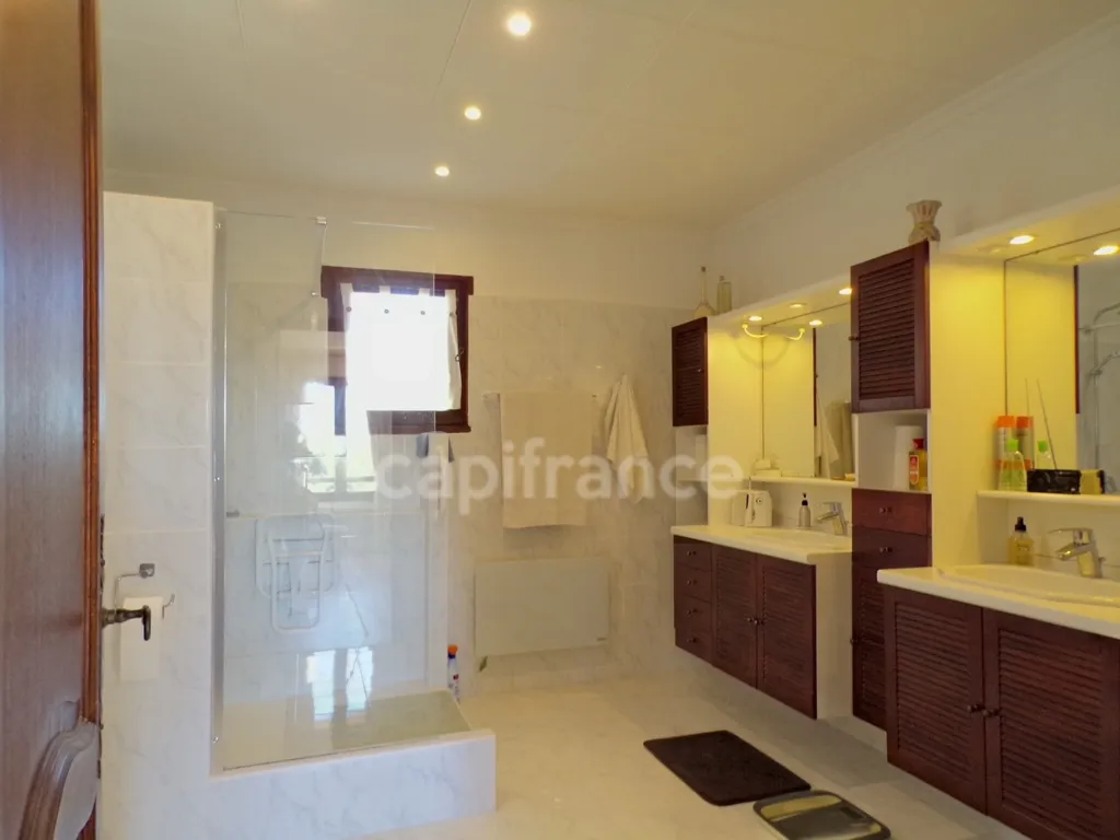 Vannitoad - Villa with Pool in Cruzy