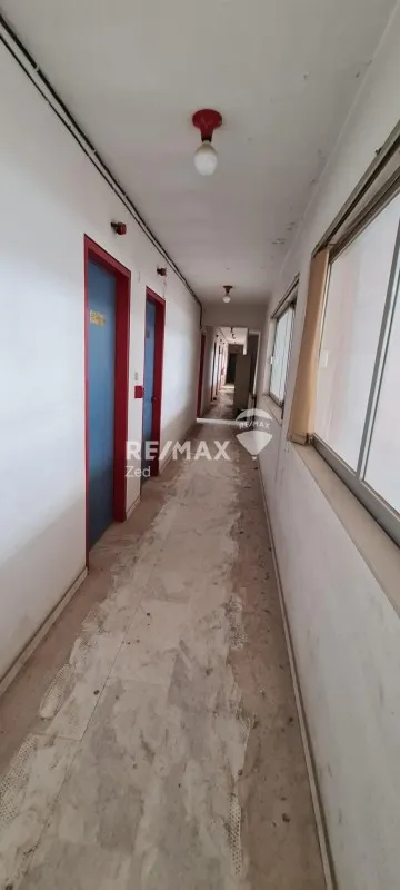 Esik - Industrial Space with Parking in Mandra