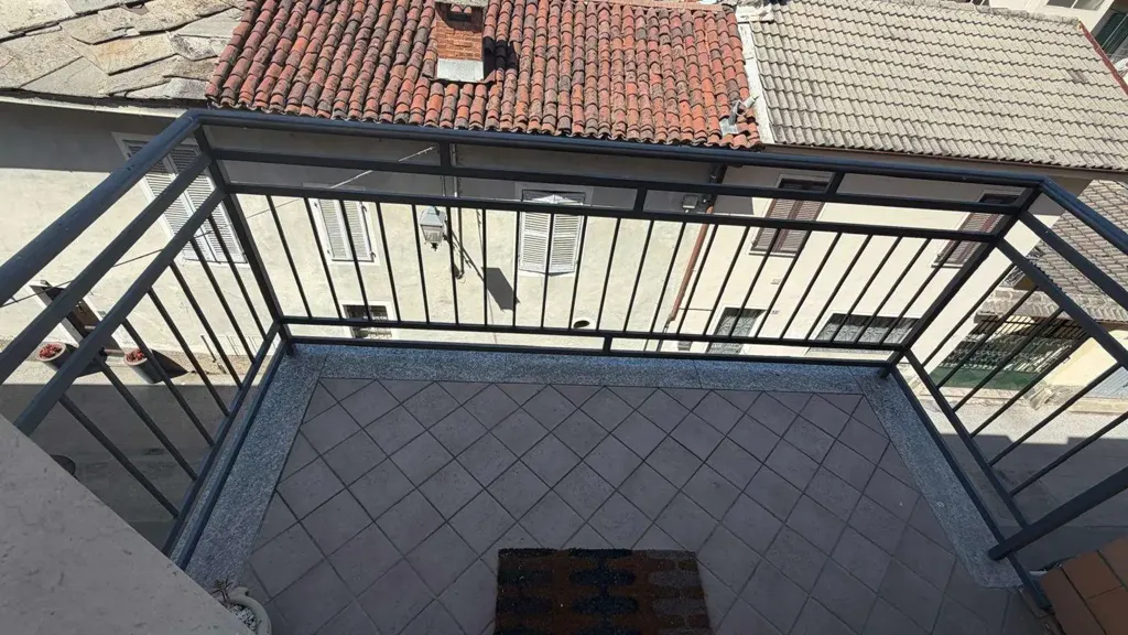 Balcon - Armed Apartment with Mountain View in Cavour