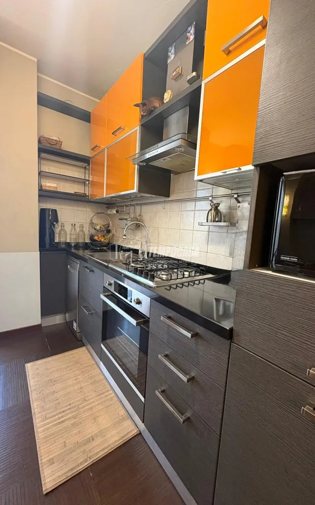 Köök - Modernised Three-Room Flat with Balcony in Milan