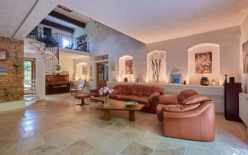 Living Room - Renaissance House with Pool in Manosque