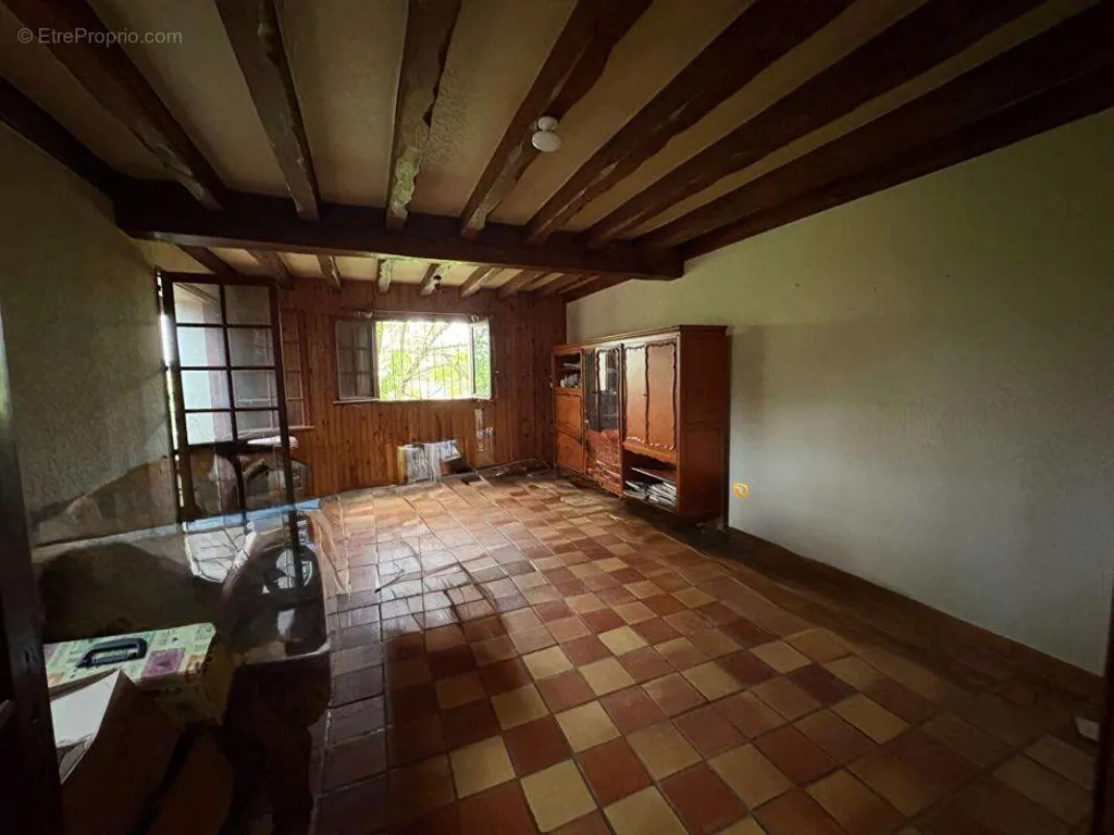 Salle à manger - Maison à rénover avec véranda à Thenac