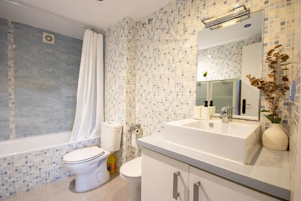 Salles de bain - 3-Bedroom Apartment with Balcony in La Banda