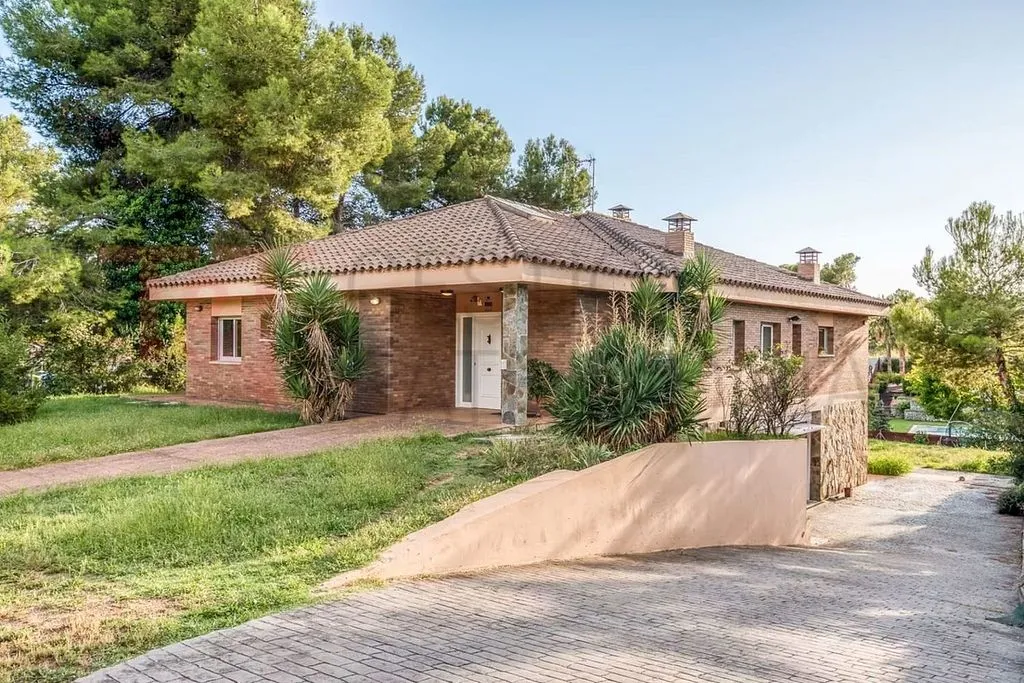 Extérieur - Luxury Detached House with Wellness Features in Sabadell