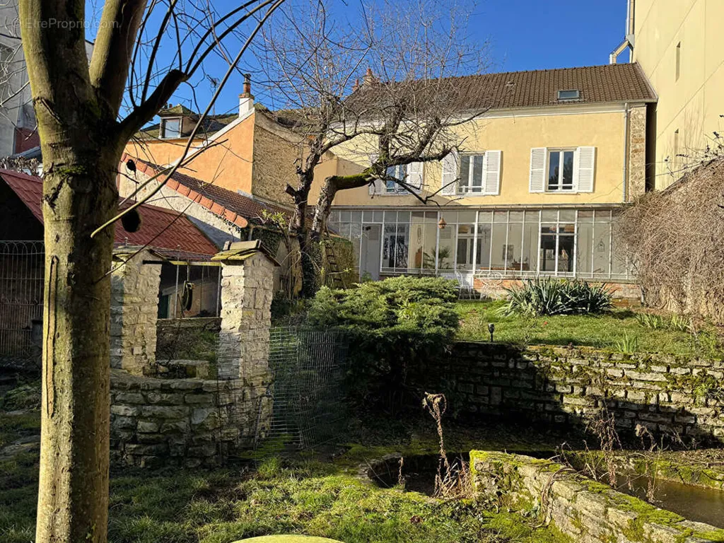 Giardino - Character House with Garden in Melun Centre