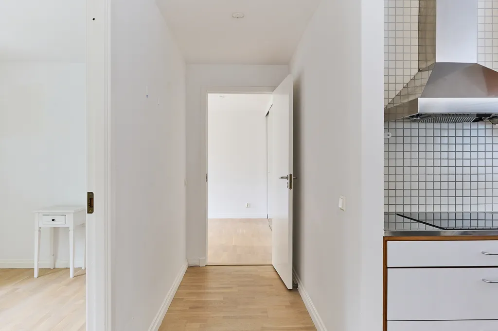 Köök - Spacious 4-Bedroom Flat with Corner Location in Södermalm