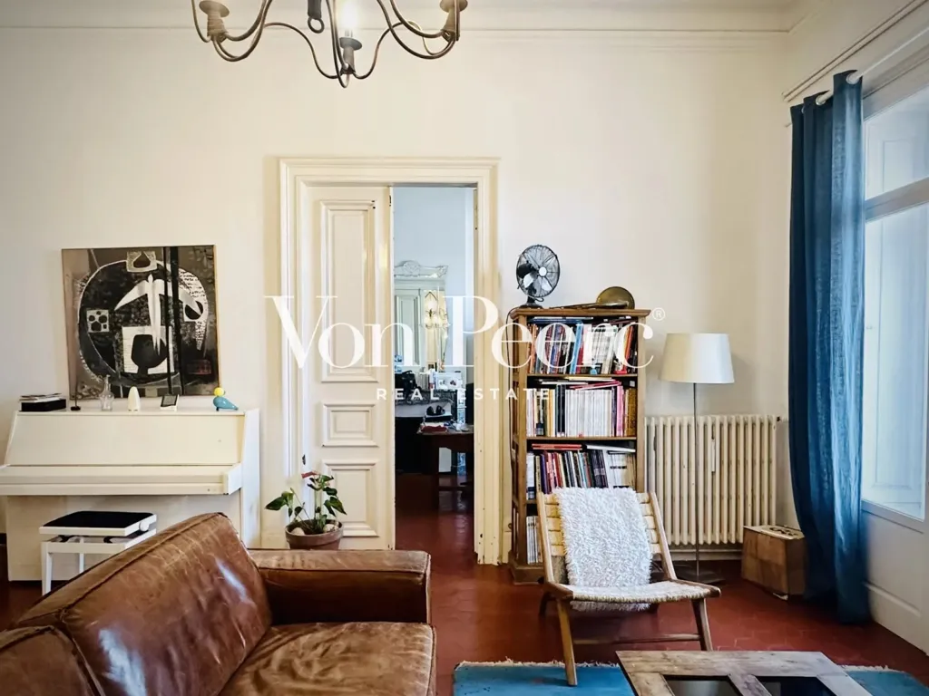 Séjour - Appartement Haussmannien avec Terrasse à Sète