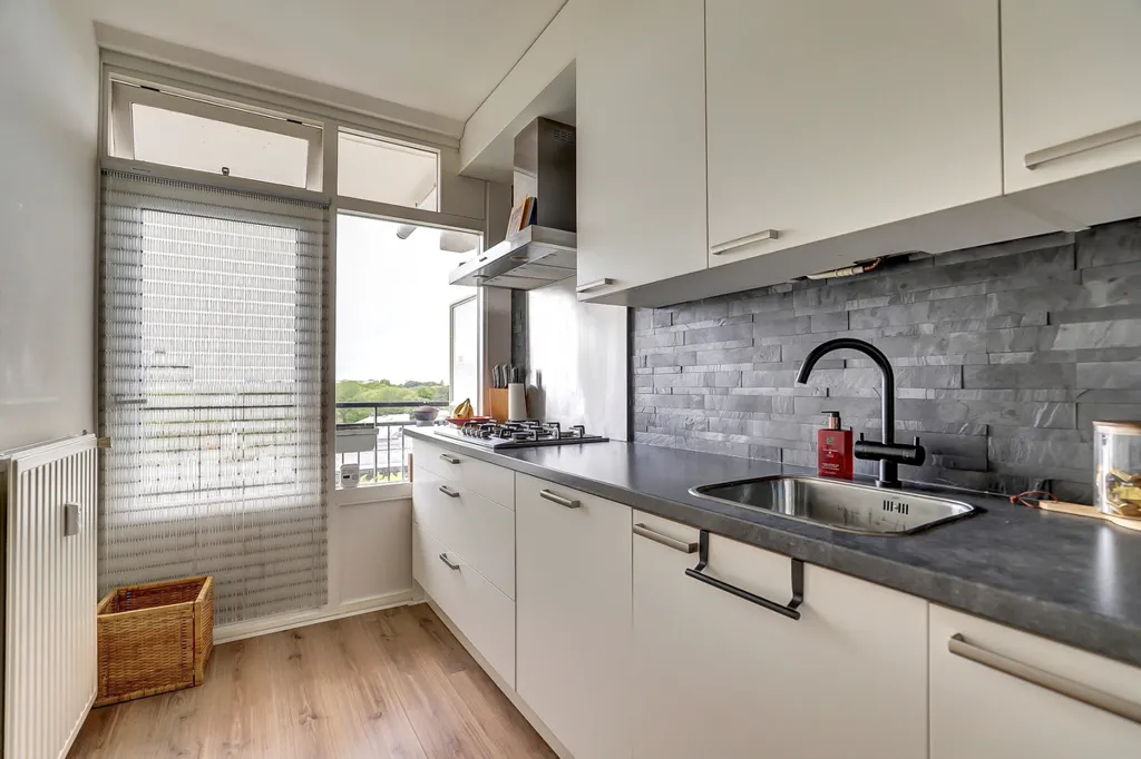 Cuisine - Maisonnette with Three Balconies in Alphen aan den Rijn