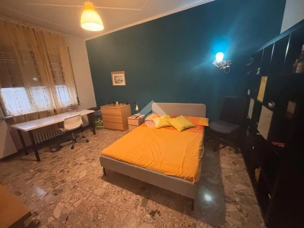 Bedrooms - 2-Bedroom Apartment with Balcony in Pavia