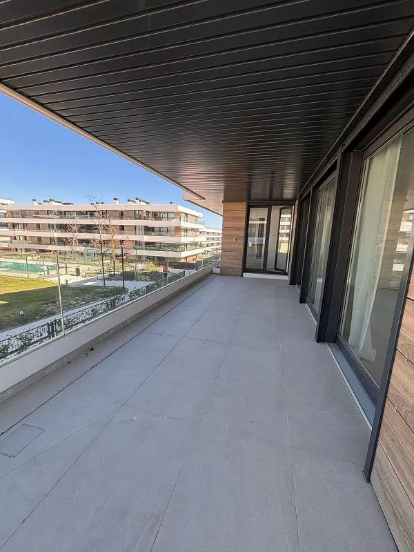 Balcon - Luxury Apartment with Pool in La Moraleja