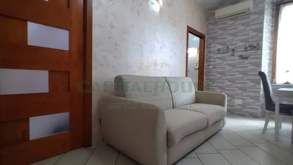 Elutuba - Armed Two-Bedroom Flat with Balcony in Capua