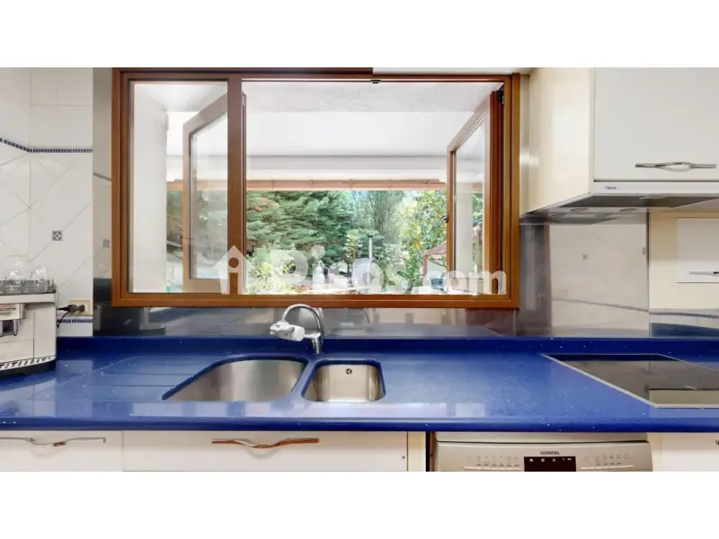 Kitchen - Independent Villa with Private Pool in Gueñes