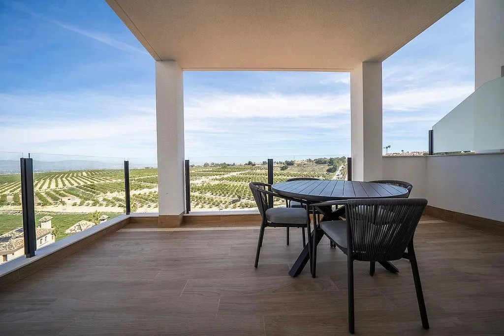Rõdu - Modern Mediterranean Chalet with Golf Course View in Algorfa