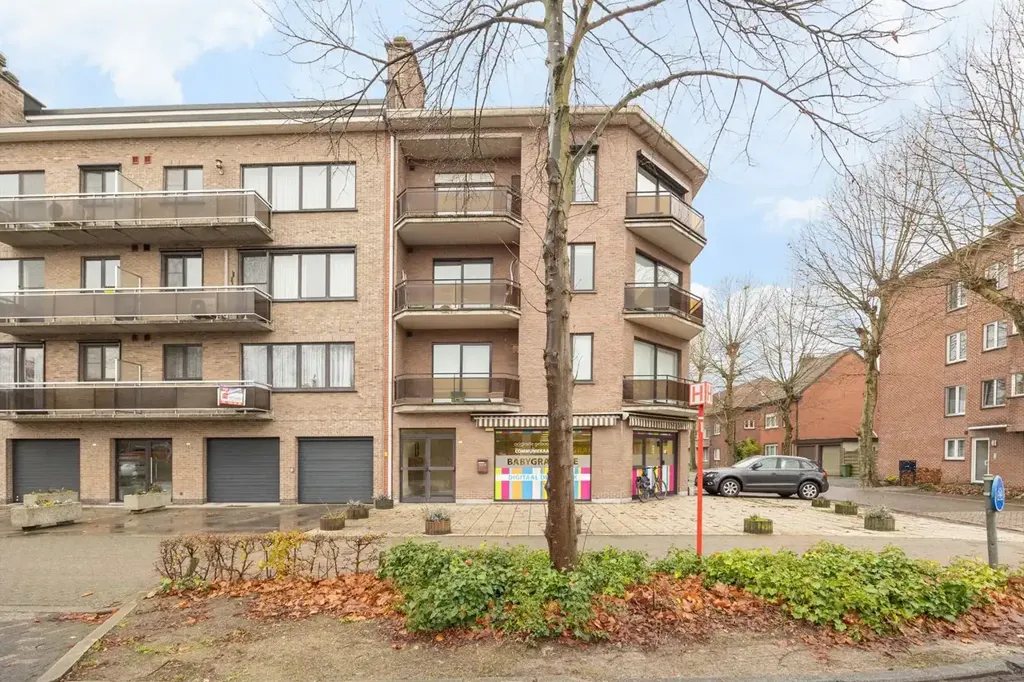Extérieur - Pavillon commercial avec vue sur KLINA à Brasschaat