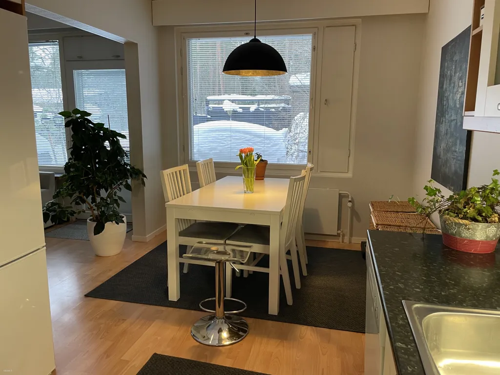 Sala da pranzo - Spacious Terraced House with Garden in Karakallio, Espoo
