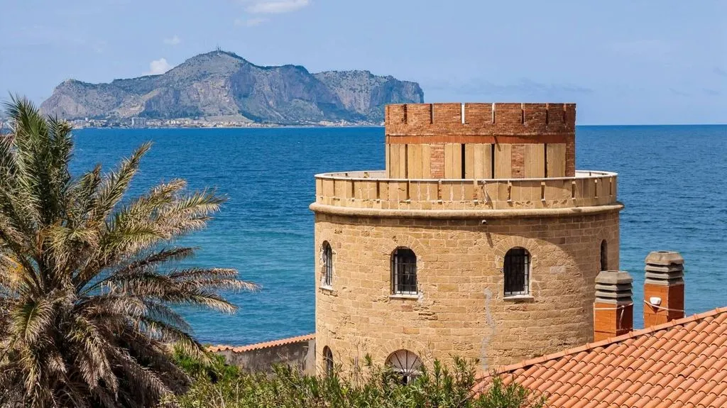 Extérieur - Beachfront Villa with Historic Character in Palermo