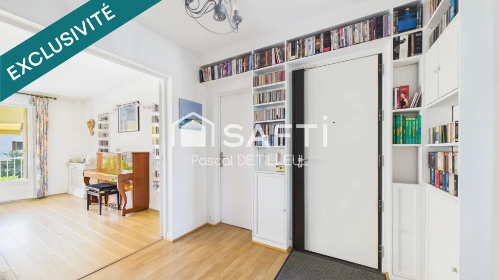 Elutuba - Spacious 7-Piece Apartment with Balcony in Garches
