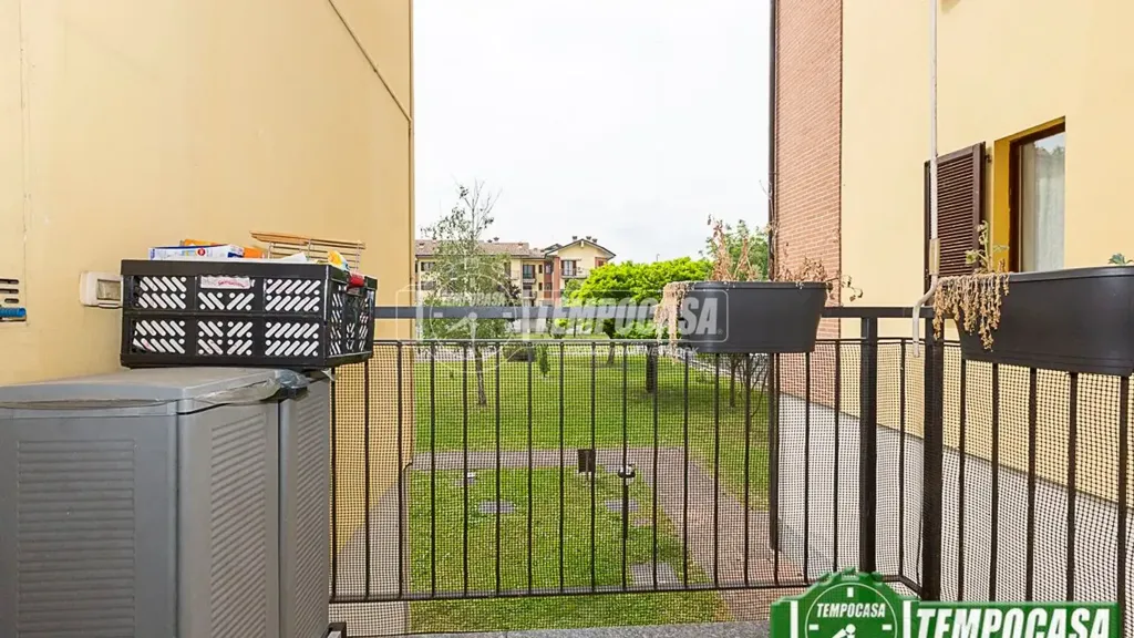 Jardin - 3-Bedroom Apartment with Balcony in Spino d'Adda