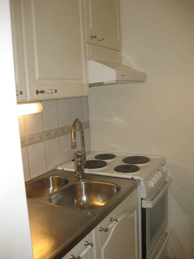 Köök - Studio Flat with Garden Access in Kaleva, Tampere