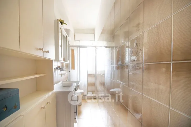 Salles de bain - 5-Room Apartment with Solar Features in Alba Adriatica