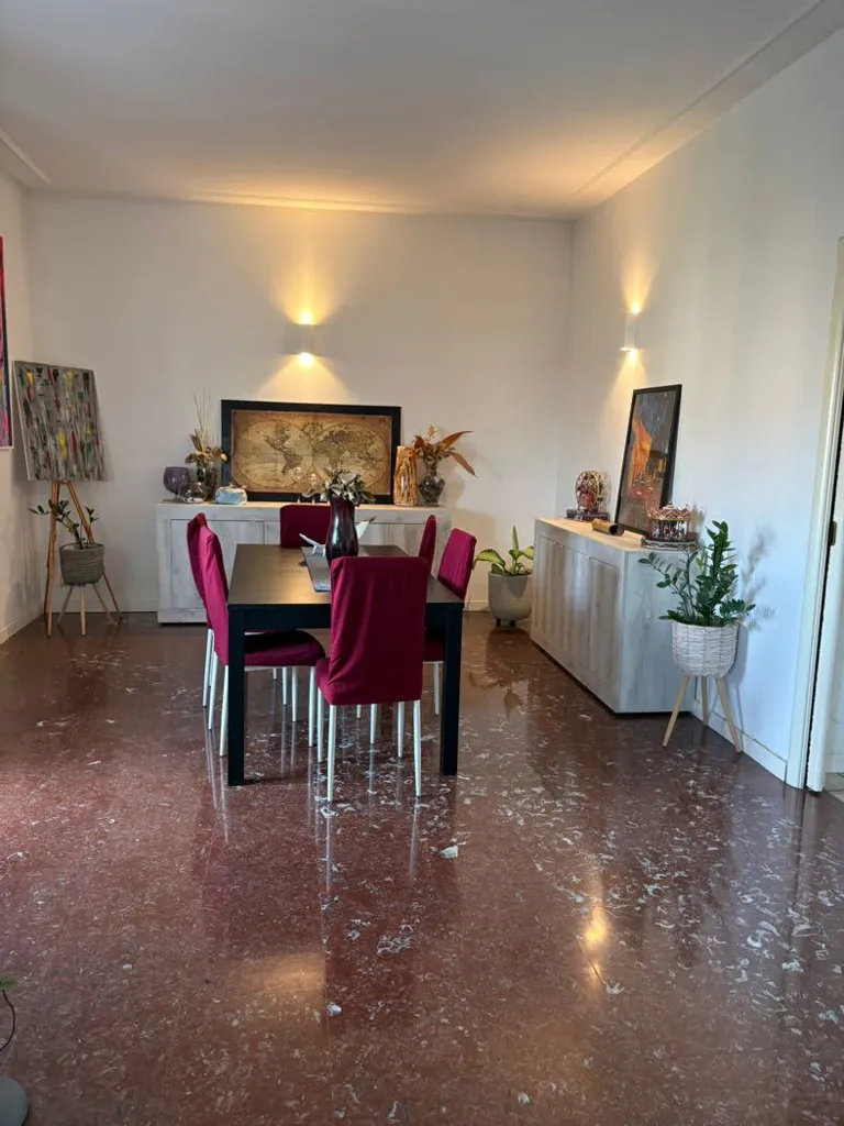 Salle à manger - 4-Bedroom Apartment with Panoramic Balconies in Monza