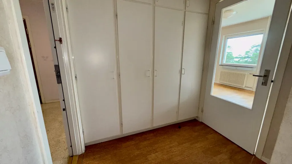 Rooms - Apartment with South-Facing Balcony in Järfälla