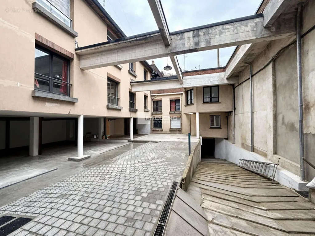 Garden - 2-Bedroom Apartment in Lille Centre