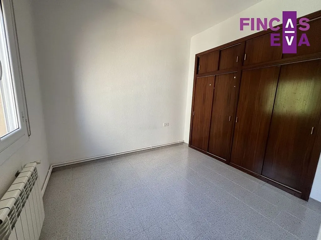 Toad - Apartment with Parking in El Baix Guinardó